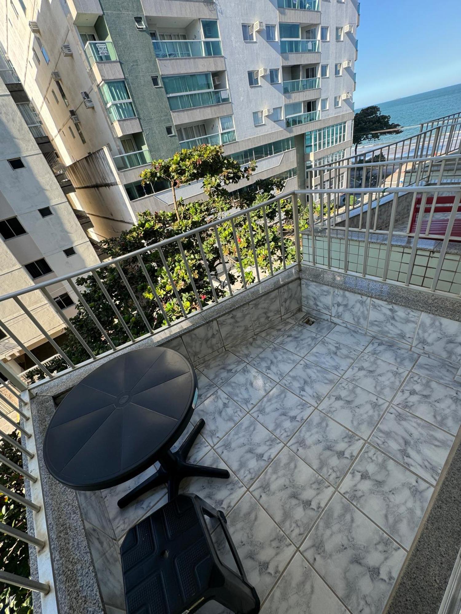 Apartamento Vista Mar: Beachfront 2-Bedroom with Elevator and Wi-Fi Guarapari Exterior photo